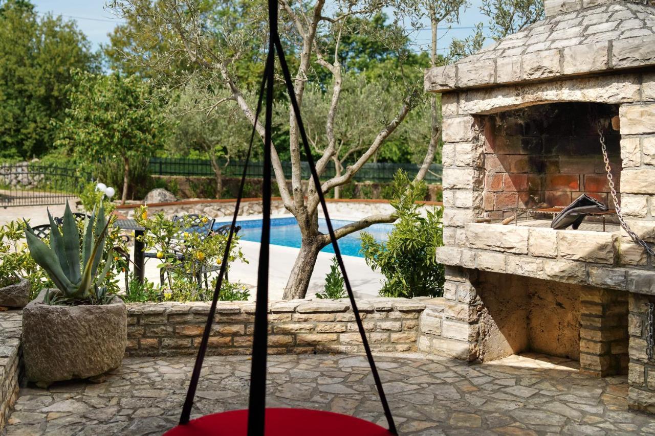 Stone Lady Holiday Home With Pool&Hot Tub,Sauna,Bbq,Garden Rasopasno Exteriör bild