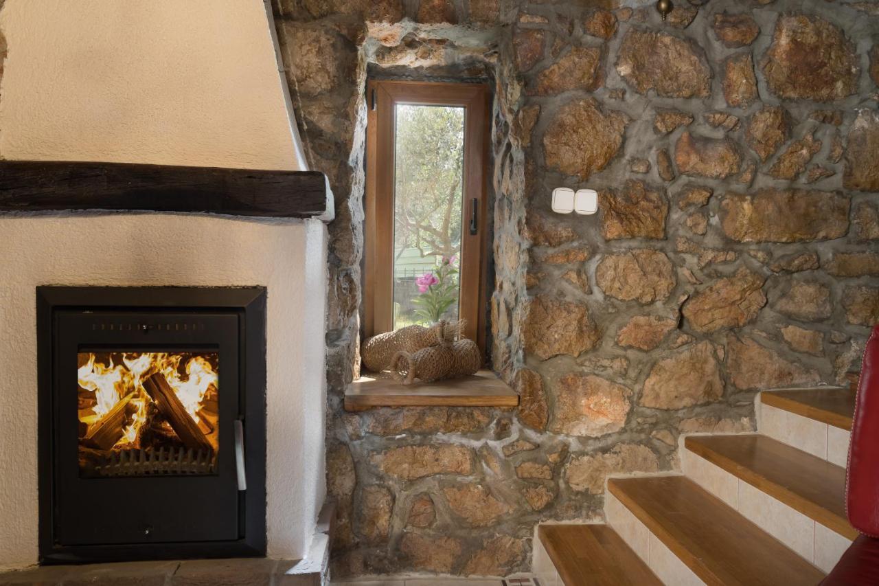 Stone Lady Holiday Home With Pool&Hot Tub,Sauna,Bbq,Garden Rasopasno Exteriör bild